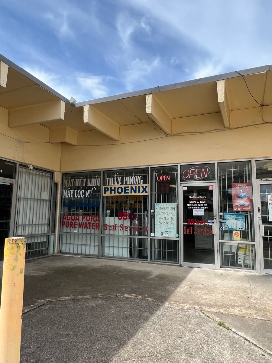 Phoenix Drinking Water storefront on Bellaire Blvd